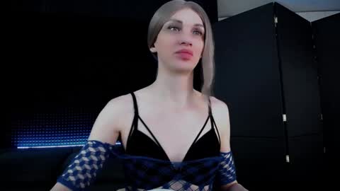 Milena Hardy online show from 10.03.25