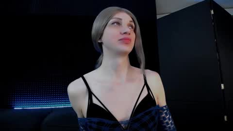 Milena Hardy online show from 10.07.25