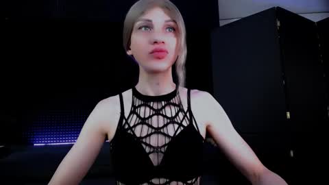 Milena Hardy online show from 10.17.25