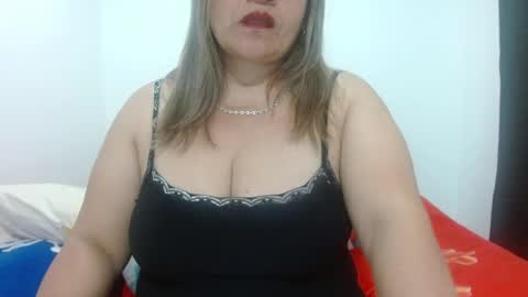 Snapshot of milena_hoot_ chatting on 05.19.26 MILENA online show from 05.19.26