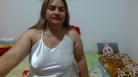 Snapshot of milena_hoot_ chatting on 05.26.26 MILENA online show from 05.26.26