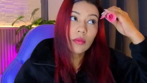 Snapshot of milena_lawson chatting on 11.21.25 milena_lawson online show from 11.21.25