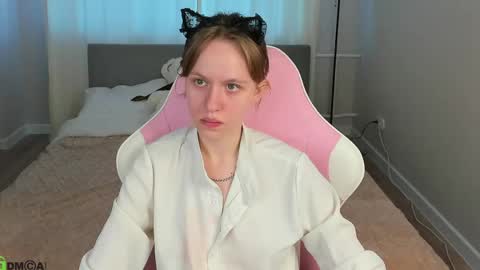 Snapshot of milena_milyan chatting on 04.29.26 Milena online show from 04.29.26