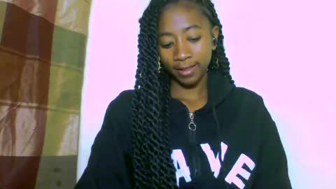 Snapshot of milennah chatting on 07.20.26 milennah online show from 07.20.26