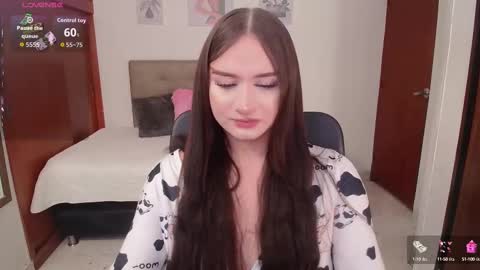 Snapshot of miley_baker chatting on 09.11.25 Miley online show from 09.11.25