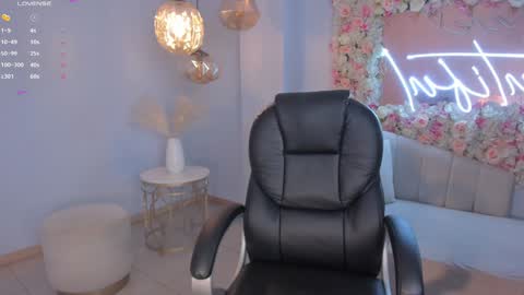 Snapshot of mileycruz_ chatting on 12.02.24 Miley Cruz IG miley model23 online show from 12.02.24