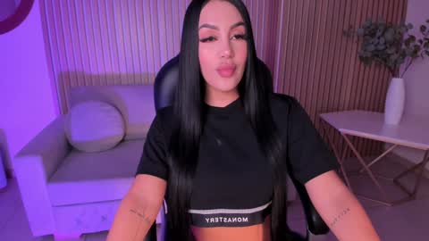 Snapshot of mileycruz_ chatting on 12.23.24 Miley Cruz IG miley model23 online show from 12.23.24