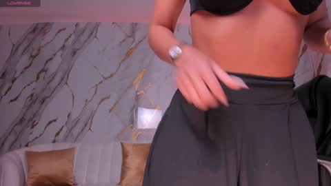 Snapshot of mileycruz_ chatting on 02.07.25 Miley Cruz IG miley model23 online show from 02.07.25