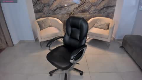 Snapshot of mileycruz_ chatting on 11.23.25 Miley Cruz IG miley model23 online show from 11.23.25