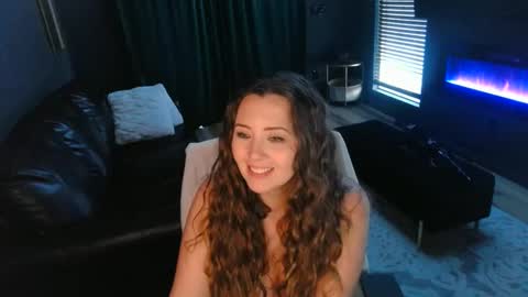 Snapshot of mileymadness chatting on 02.21.25 Miley Madness online show from 02.21.25