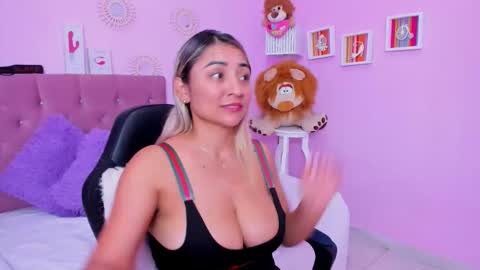 Antonella online show from 04.10.26