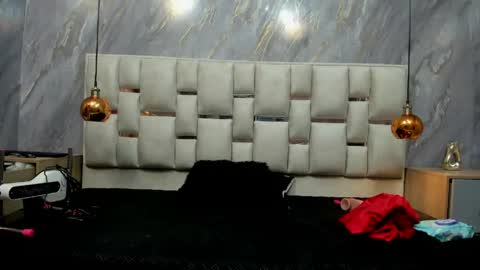 Snapshot of milf_drip chatting on 05.21.26 Lili online show from 05.21.26