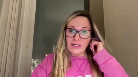 Snapshot of milf_goddess chatting on 12.14.25 MIlf Goddess online show from 12.14.25