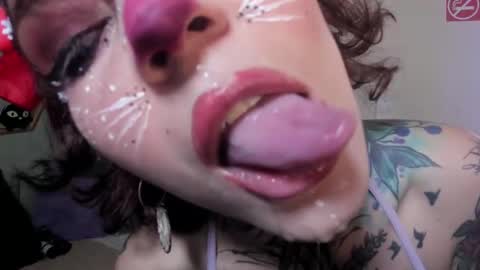 Snapshot of milf_onlyseduction chatting on 12.27.24 Isabella online show from 12.27.24