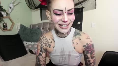 Snapshot of milf_onlyseduction chatting on 11.07.25 Isabella online show from 11.07.25