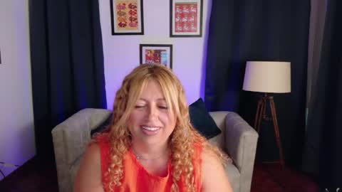 Snapshot of milfarlet chatting on 04.22.26 Arlet online show from 04.22.26