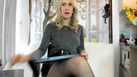 Snapshot of milfashley chatting on 03.30.26 ASHLEY online show from 03.30.26