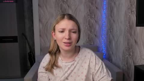 milinafox online show from 04.19.26