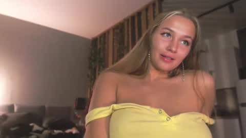 milk_bunny_ online show from 02.21.26