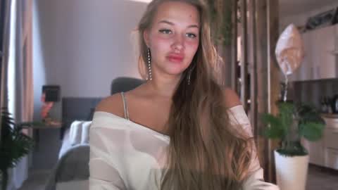 milk_bunny_ online show from 04.18.26