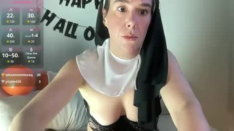 Snapshot of milkandhoneylullabies chatting on 10.28.25 Milk online show from 10.28.25