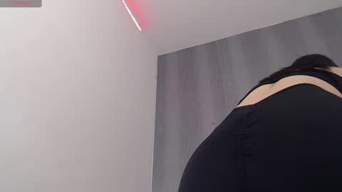 Amira online show from 02.10.25