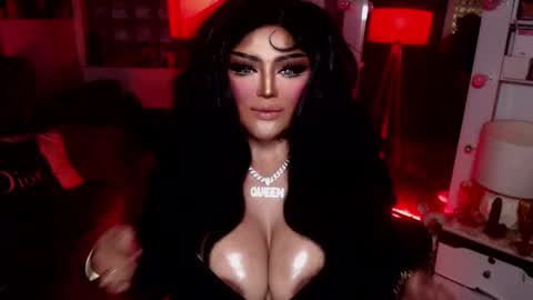 Snapshot of milkshakelavinia chatting on 01.08.25 milkshakelavinia online show from 01.08.25