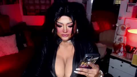 Snapshot of milkshakelavinia chatting on 01.31.25 milkshakelavinia online show from 01.31.25