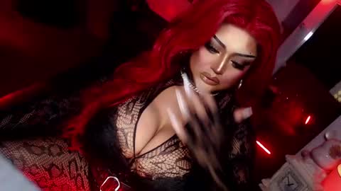 Snapshot of milkshakelavinia chatting on 02.23.25 milkshakelavinia online show from 02.23.25