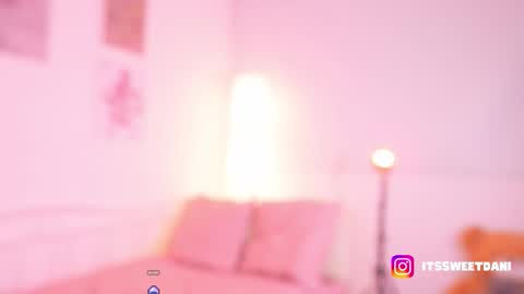 Snapshot of milky_0 chatting on 10.30.25 milky_0 online show from 10.30.25