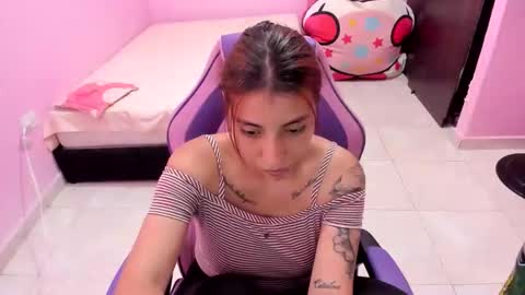 Snapshot of milky__boobs69 chatting on 10.01.25 vale online show from 10.01.25