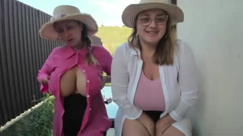 Snapshot of milkykandy chatting on 07.28.26 Livia online show from 07.28.26