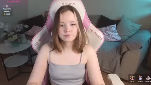 Snapshot of milkyshowproject chatting on 01.09.26 Ula online show from 01.09.26