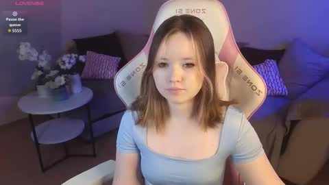 Snapshot of milkyshowproject chatting on 01.11.26 Ula online show from 01.11.26