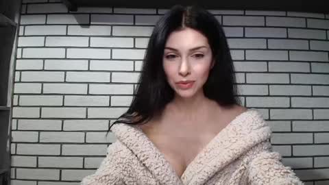 milla bella online show from 12.05.25