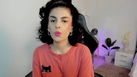 Milagros online show from 12.04.24