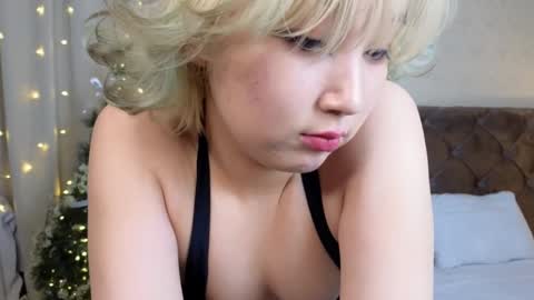 Snapshot of milla_waves chatting on 01.10.25 Milla or just Mi online show from 01.10.25