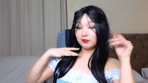 Snapshot of milla_waves chatting on 02.02.25 Milla or just Mi online show from 02.02.25