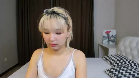 Snapshot of milla_waves chatting on 09.17.25 Milla or just Mi online show from 09.17.25