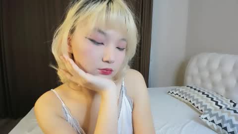 Snapshot of milla_waves chatting on 10.10.25 Milla or just Mi online show from 10.10.25