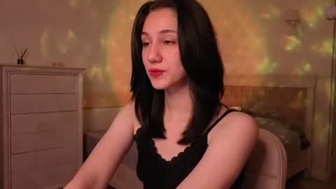 Snapshot of millaa_veyy chatting on 06.23.26 Milana online show from 06.23.26