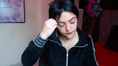 Snapshot of millacounisslosexanal chatting on 11.13.25 Violeta online show from 11.13.25