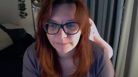 Snapshot of millapoolys chatting on 11.15.25 Milla online show from 11.15.25