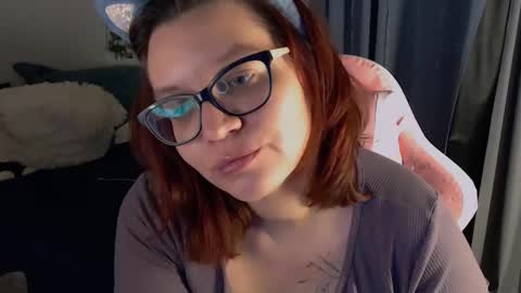 Snapshot of millapoolys chatting on 11.27.25 Milla online show from 11.27.25