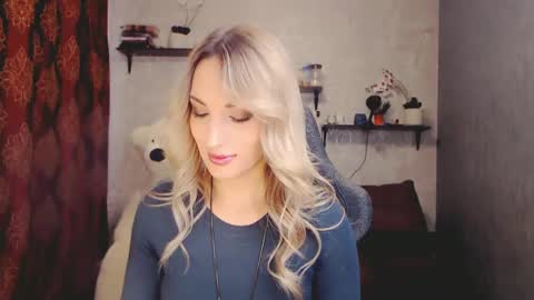 MillaXQueen online show from 02.23.25