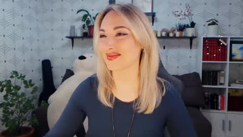 Snapshot of millaxqueen chatting on 03.29.26 MillaXQueen online show from 03.29.26