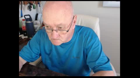 Snapshot of millenium0129 chatting on 10.20.25 millenium0129 online show from 10.20.25