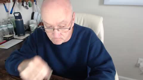 Snapshot of millenium0129 chatting on 10.27.25 millenium0129 online show from 10.27.25