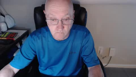 Snapshot of millenium0129 chatting on 04.12.26 millenium0129 online show from 04.12.26