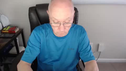 Snapshot of millenium0129 chatting on 04.15.26 millenium0129 online show from 04.15.26